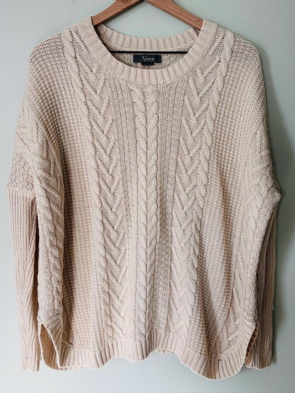 Naturale Women’s Beige Cable-Knit V-Neck Pullover Sweater Long Sleeve